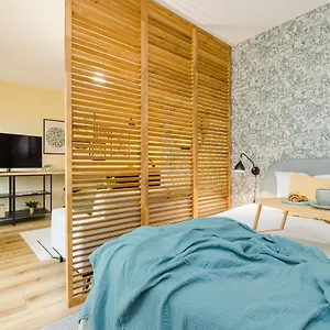 https://shortstaypoland-sierakowskiego-b117.warsawhotelspoland.com